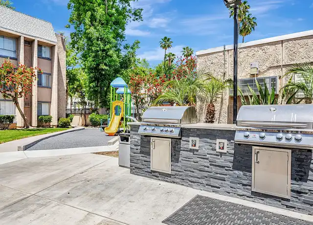 Property at Independence Park Apartments - 6630 Independence Ave, Canoga Park, CA, 91303, 1 bed, 1 bath, [object Object]