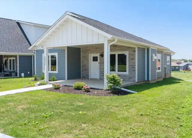 Property at 6032 Mississippi Ave, Davenport, IA, 52807, 2 beds, 2 baths, [object Object]