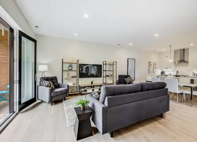 Property at 3204 N Clifton Ave Unit 211, Chicago, IL, 60657, 1 bed, 1 bath, [object Object]