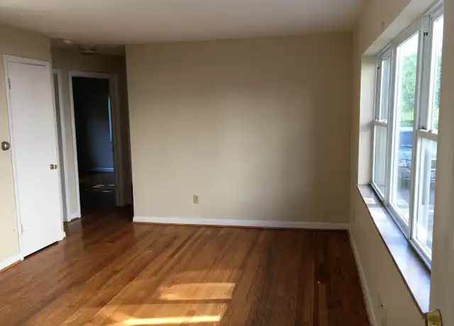 Property at 460 E Norwich Ave Unit 460-D, Columbus, OH, 43201, 2 beds, 1 bath, [object Object]