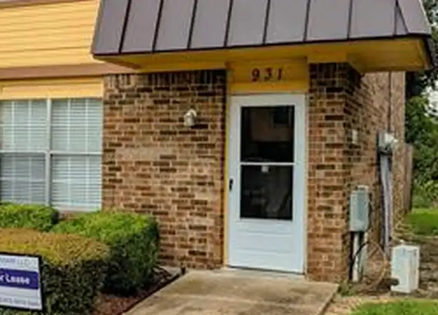 Property at 931 Cedar Ter, Cedar Hill, TX, 75104, 2 beds, 1.5 baths, [object Object]