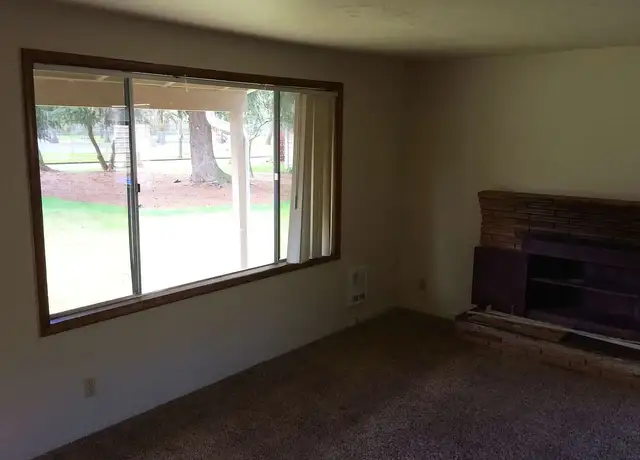 Photo of 2249 Lee St SE, Salem, OR 97301