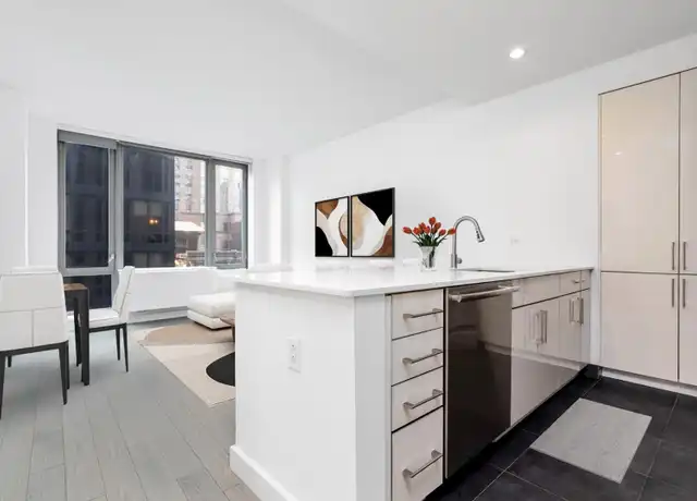 Property at 3 W 36th St Unit 14-A, New York, NY, 10018, 1 bed, 1 bath, [object Object]