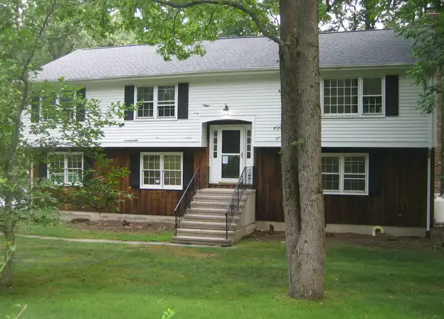 Property at 17 Silver Lakes Dr, Darien, CT, 06820, 4 beds, 2.5 baths, [object Object]