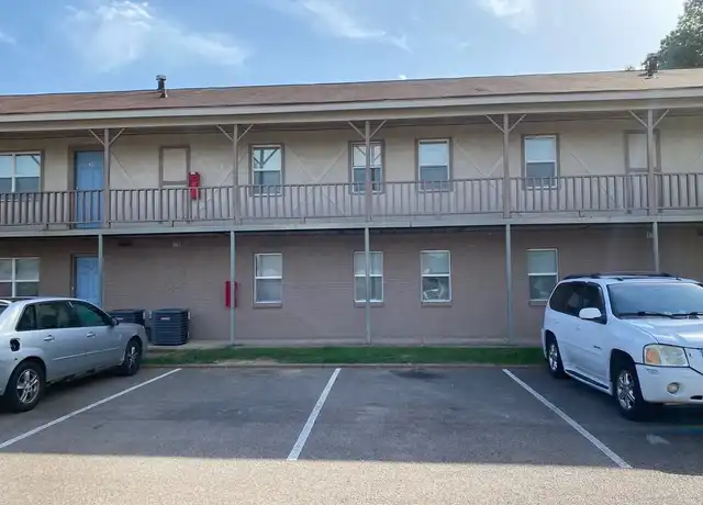 Property at 1150 Hollywood Dr Unit 411, Jackson, TN, 38301, 3 beds, 2 baths, [object Object]