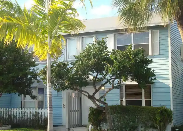 Property at 21 SW 3rd St, Pompano Beach, FL, 33060, 2 beds, 1.5 baths, [object Object]