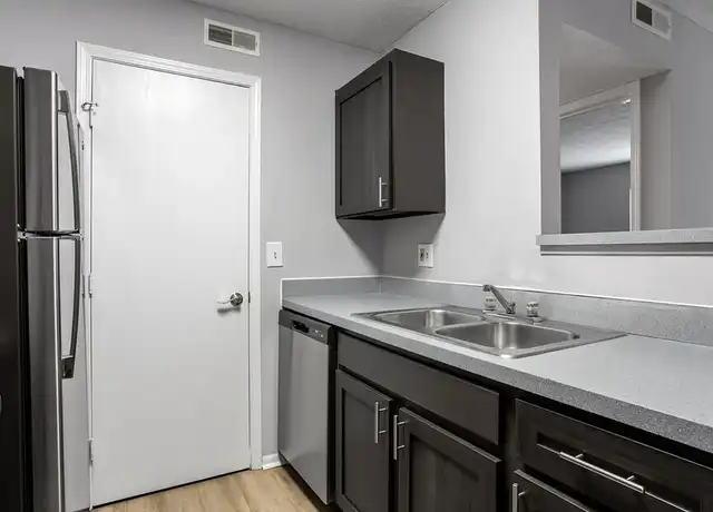 Property at Park Vista Apartments - 3142 Vista View Blvd, Columbus, OH, 43231, 2 beds, 2 baths, [object Object]