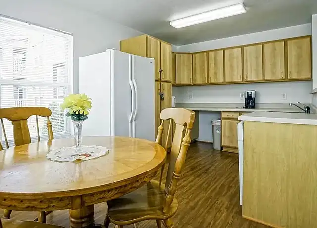 Property at The Oaks - 3900 Soundview Cir, Triangle, VA, 22172, 1-2 bed, 1 bath, [object Object]