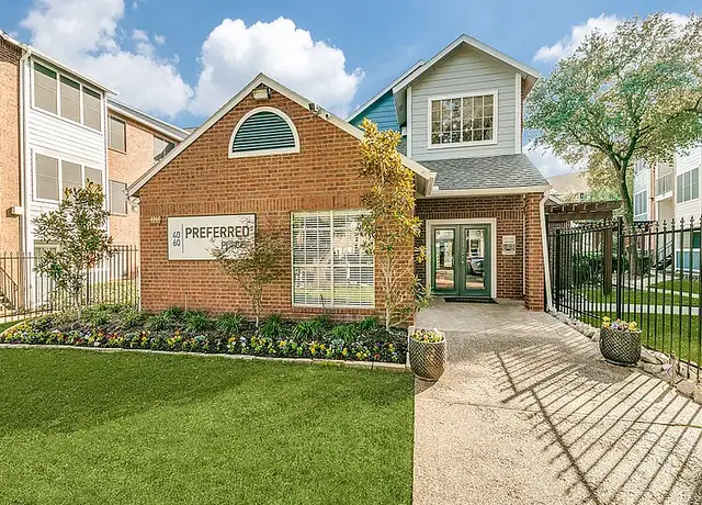 Photo of 4060 Preferred Pl, Dallas, TX 75237