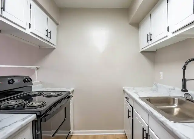 Property at Vineyards Apartments - 10101 Montery Rd, Indianapolis, IN, 46235, 1-2 bed, 1 bath, [object Object]