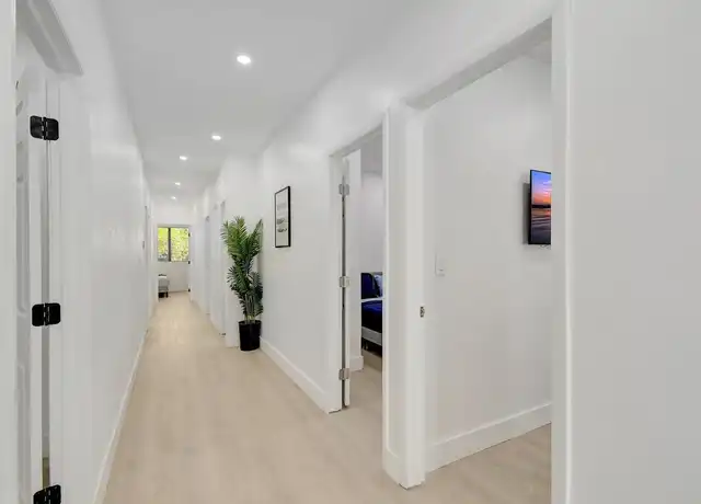 Property at 759 NE 126th St, North Miami, FL, 33161, 1 bed, 1 bath, [object Object]