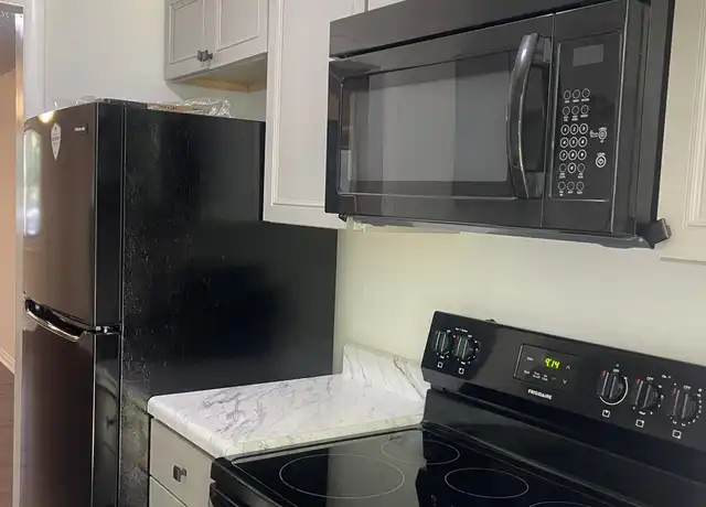 Property at 3521 Old Battleground Rd, Greensboro, NC, 27410, 2 beds, 1 bath, [object Object]