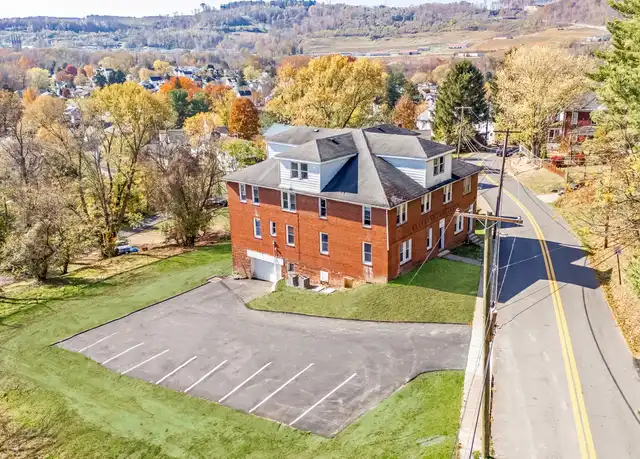 Property at 496 Dorsey Ave Unit 2, Morgantown, WV, 26501, 3 beds, 2 baths, [object Object]