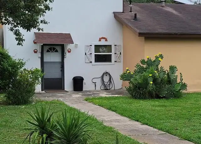 Property at 810 Continental Dr #3, Brownsville, TX, 78520, 1 bed, 1 bath, [object Object]