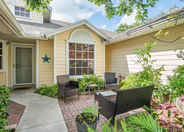 Property at 559 6th St, Vero Beach, FL, 32962, 2 beds, 2 baths, [object Object]