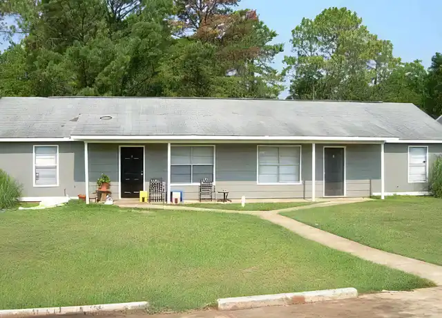 Property at 319 Carriage Ln, Albany, GA, 31721, 3 beds, 1.5 baths, [object Object]
