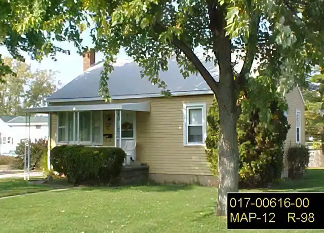 Property at 1424 W Hickory St, Union City, IN, 47390, 2 beds, 1 bath, [object Object]