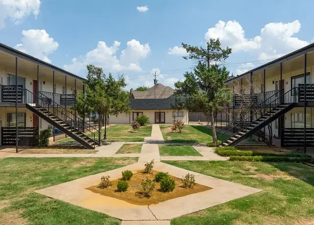 Photo of 2810 Dorchester Dr, Oklahoma City, OK 73120
