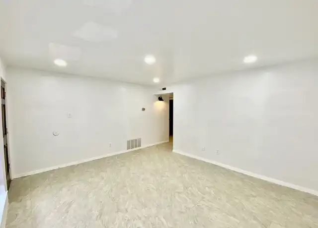 Property at 6910 Hart Ln #403, Austin, TX, 78731, 2 beds, 2 baths, [object Object]