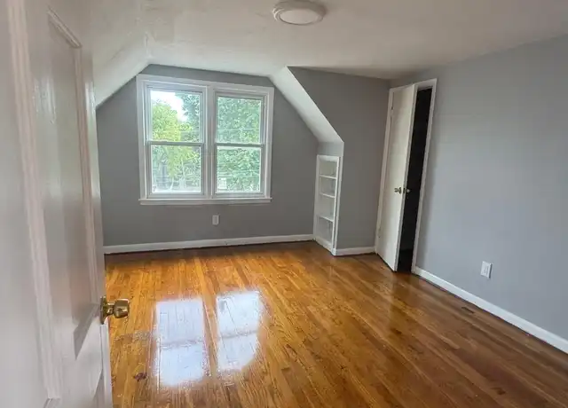 Property at 107 Ashland Pl Unit 3, New Haven, CT, 06513, 2 beds, 1 bath, [object Object]