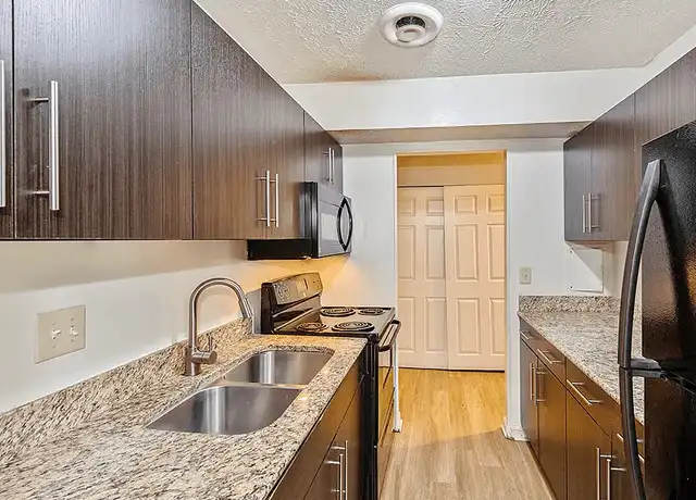 Property at Carriage Hill Apartments - 1344 Carriage Hill Ln, Hamilton, OH, 45013, 1-2 bed, 1-1.5 bath, [object Object]