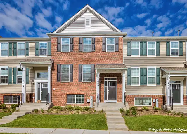 Property at 1004 Neubauer Cir, Lindenhurst, IL, 60046, 3 beds, 2.5 baths, [object Object]