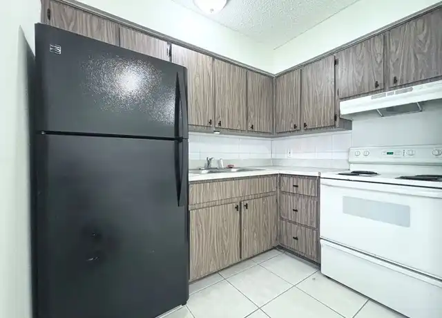 Property at 4265 Desoto Ave Unit -B, Fort Myers, FL, 33905, 1 bed, 1 bath, [object Object]