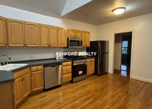 Property at 215 Belmont St Unit 3, Belmont, MA, 02478, 2 beds, 1 bath, [object Object]