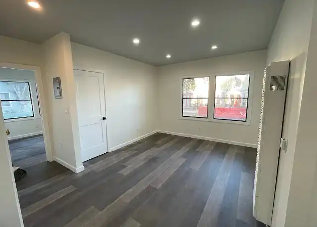 Property at 2033 E 4th St Unit 6, Long Beach, CA, 90814, 2 beds, 1 bath, [object Object]
