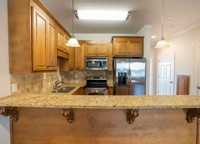 Property at 1345 Cloverdale Rd, Tuscaloosa, AL, 35401, 1 bed, 1 bath, [object Object]