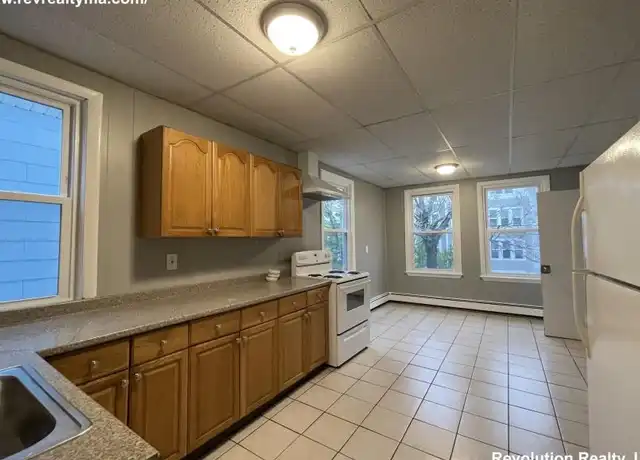 Property at 122 Thornton St, Revere, MA, 02151, 3 beds, 1 bath, [object Object]