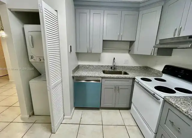 Property at 10992 Royal Palm Blvd Unit 6, Coral Springs, FL, 33065, 2 beds, 2 baths, [object Object]