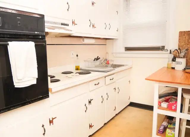 Property at 1382 Beacon St, Brookline, MA, 02446, 1 bed, 1 bath, [object Object]