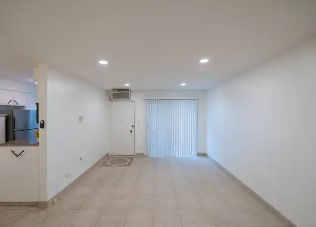 Property at 608 Hayworth Ave Unit 608-02, Los Angeles, CA, 90048, 1 bed, 1 bath, [object Object]
