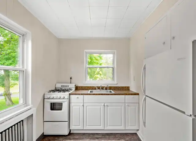 Property at 1504 Coraopolis Heights Rd, Coraopolis, PA, 15108, 1 bed, 1 bath, [object Object]