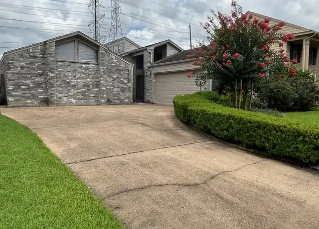 Property at 3243 E Rangecrest Pl, Sugar Land, TX, 77479, 3 beds, 2 baths, [object Object]