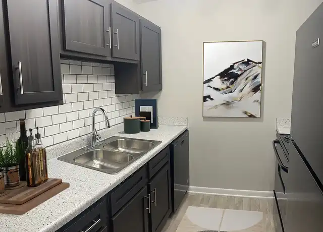 Property at Candlewood Apartment Homes - 530 Harding Pl, Nashville, TN, 37211, 2 beds, 1 bath, [object Object]