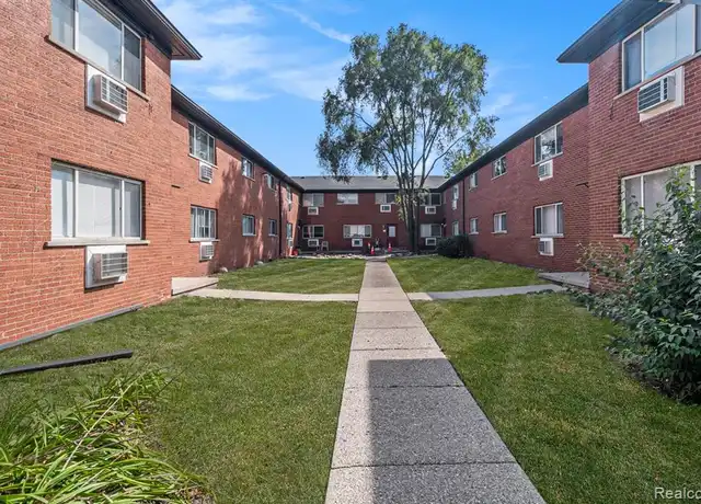 Property at 629 W Maple Rd Unit 6, Clawson, MI, 48017, 2 beds, 1 bath, [object Object]
