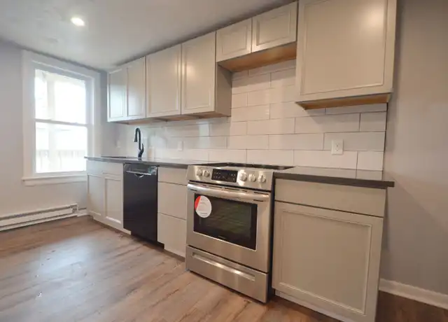 Property at 150 4th St Unit 1R, Leominster, MA, 01453, 2 beds, 1 bath, [object Object]