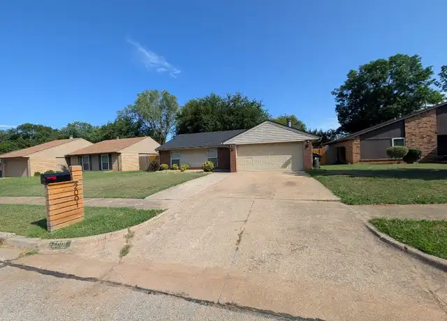 Property at 2001 Oakhollow Dr, Norman, OK, 73071, 3 beds, 2 baths, [object Object]