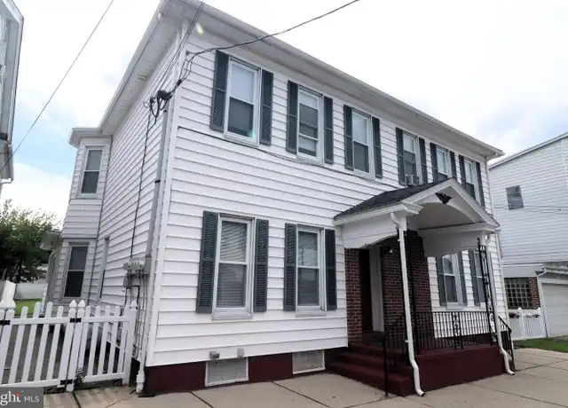 Property at 56 N Nice St Unit 2L, Frackville, PA, 17931, 2 beds, 1 bath, [object Object]
