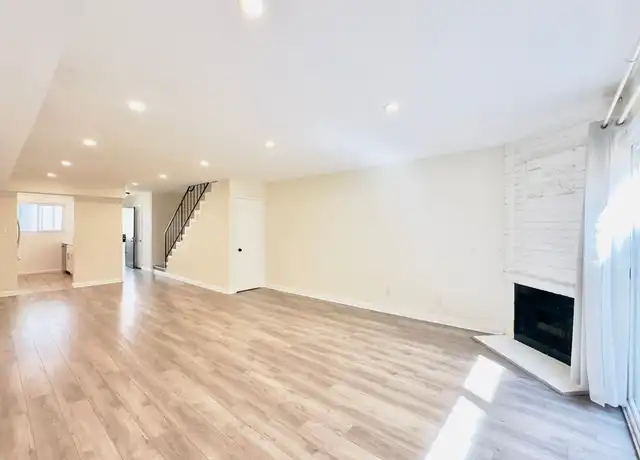 Property at 525 E Verdugo Ave Unit D, Burbank, CA, 91501, 2 beds, 3 baths, [object Object]