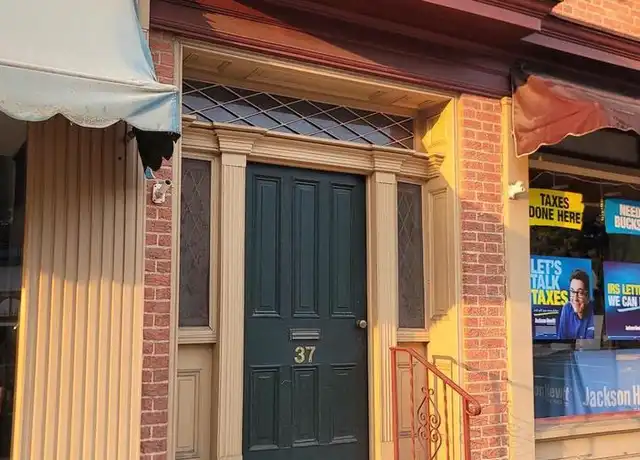 Property at 37 E Main St Unit 2, Waynesboro, PA, 17268, 1 bed, 1 bath, [object Object]