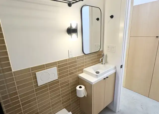 Property at 1401 Tomato Aly, Sacramento, CA, 95818, 1 bed, 1 bath, [object Object]
