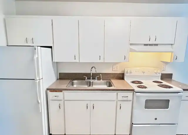 Property at 6810 SW 26th Ave Unit 9, Portland, OR, 97219, 1 bed, 1 bath, [object Object]