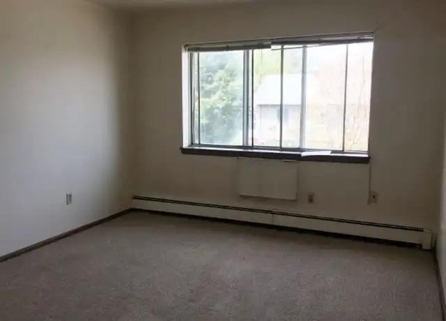 Property at 9204 W Lincoln Ave Unit 3, West Allis, WI, 53227, 1 bed, 1 bath, [object Object]