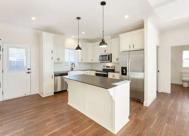 Photo of 1780 Creekside Dr, Folsom, CA 95630