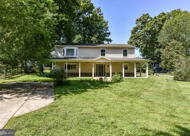 Property at 821 Ninovan Rd SE, Vienna, VA, 22180, 4 beds, 3 baths, [object Object]