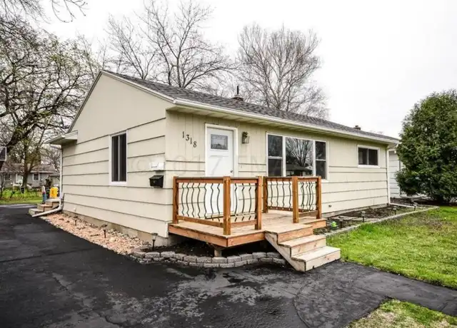 Property at 1318 18th St S, Moorhead, MN, 56560, 4 beds, 2 baths, [object Object]