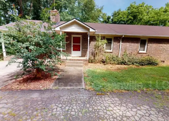 Property at 229 Cedar Crest Rd, Spartanburg, SC, 29301, 2 beds, 1.5 baths, [object Object]
